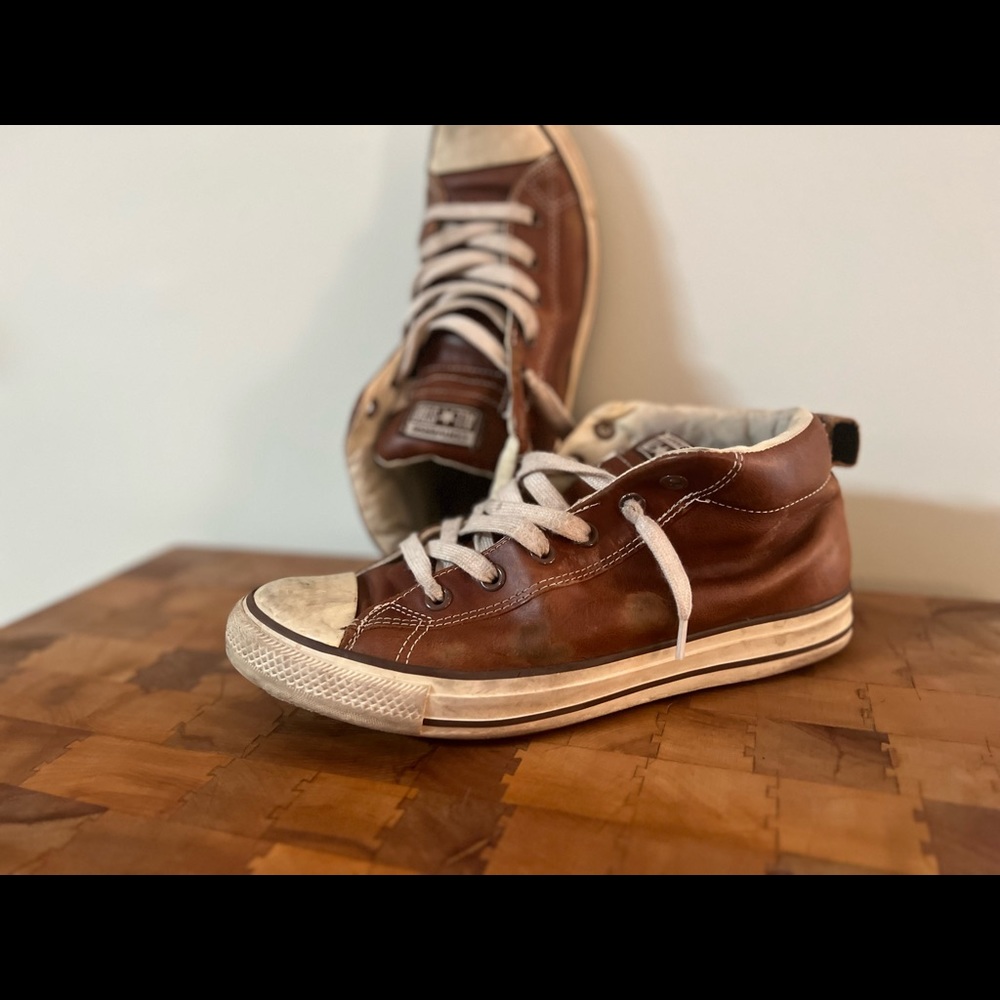 COPY - Converse Leather Mid Top